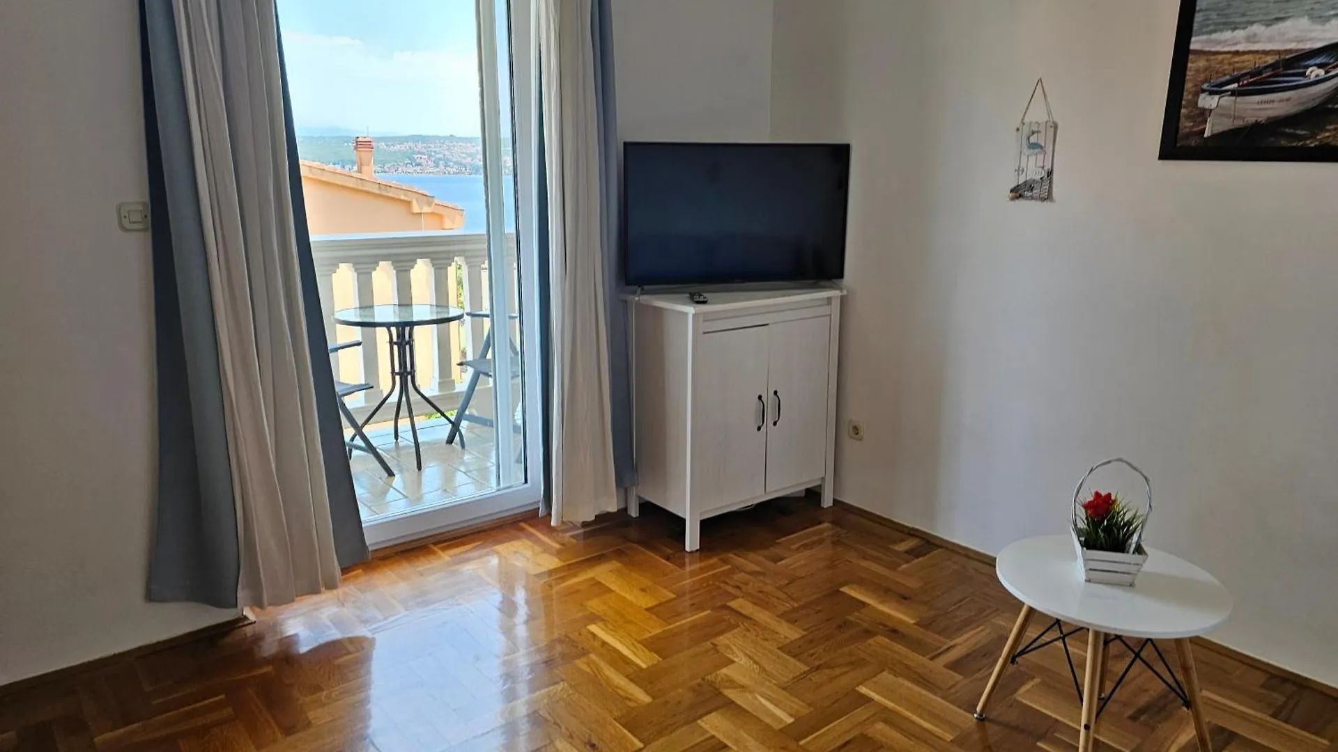 Seabreeze Apartment Porat